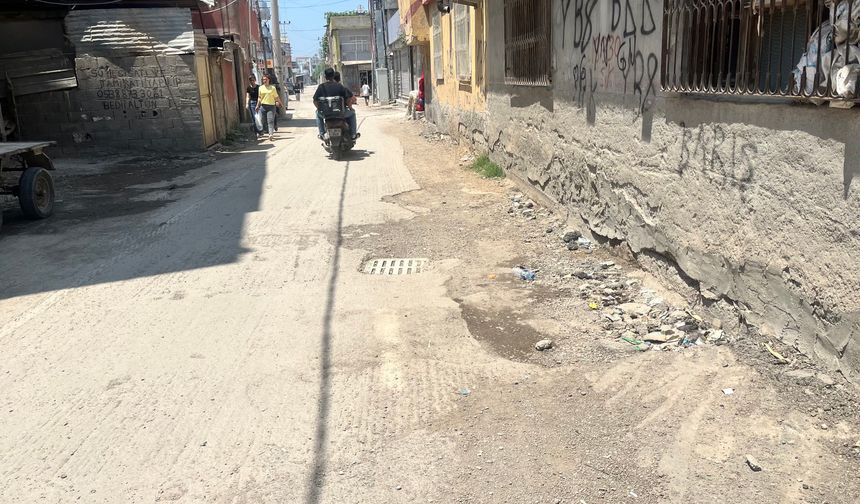 Gülbahçesi Mahallesi'nde Bozuk Yol Tepkisi: Vatandaşlar Çözüm Bekliyor