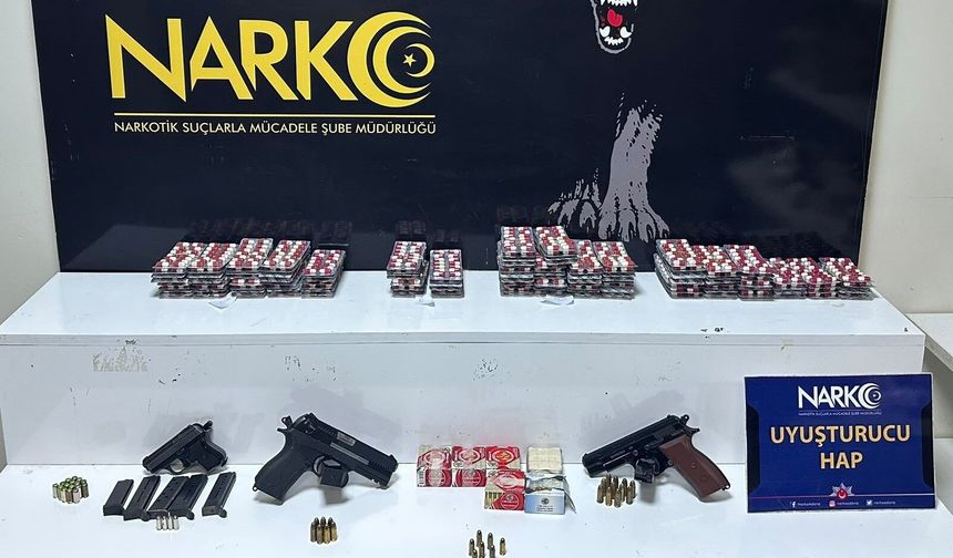 Adana'da Uyuşturucu Operasyonu: 4 Tutuklama, Binlerce Sentetik Hap Ele Geçirildi