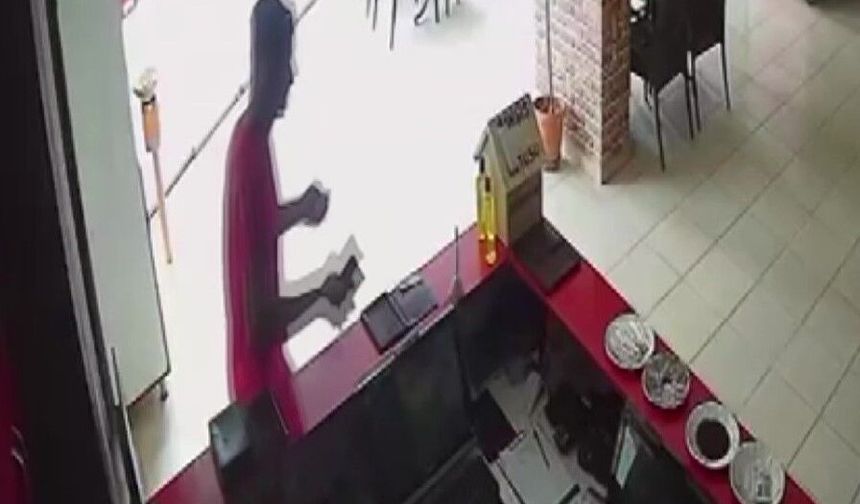Tuvalet Bahanesiyle Girdi, Göz Açtırmadan Hırsızlık Yaptı