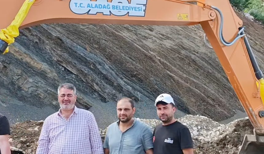 Aladağ'a Güç Katacak Hibe Araç Hizmete Girdi! Başkan Özdemir'den Teşekkür