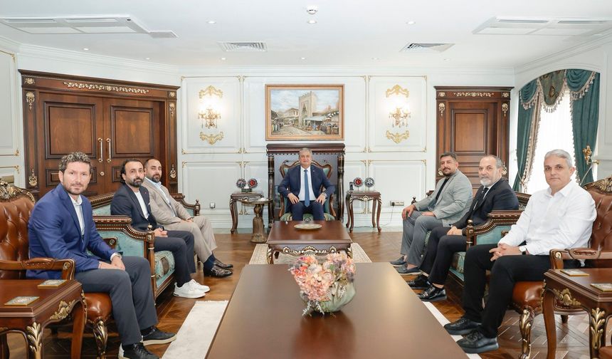 Vali Yavuz'a Adaletgücü Forması..