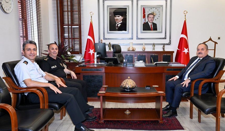 Seyhan Kaymakamlığı'nda Dikkat Çeken Buluşma! Güvenlik Masaya Yatırıldı