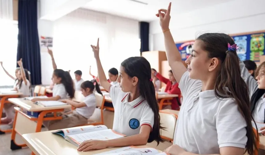 Okullarda Yeni Dönem Başlıyor! MEB Kuralları Değiştirdi