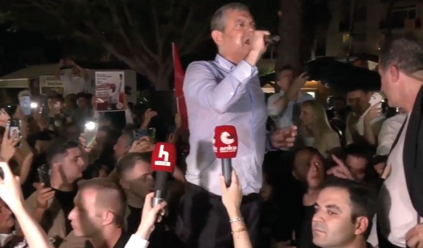 Özgür Özel Toros Caddesi'nde Esnafla Buluştu! "Türkiye'yi Birlikte Değiştireceğiz"