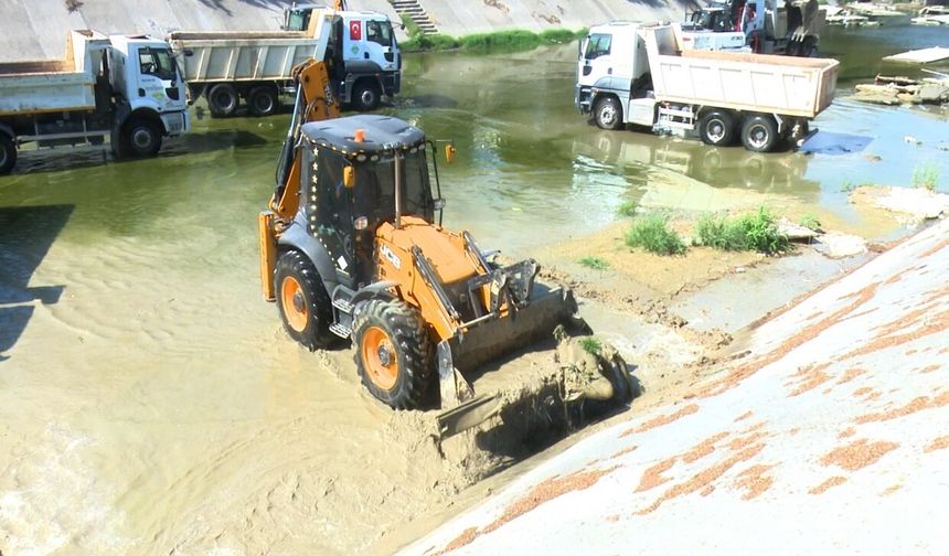 Adana’da Sarıçam Deresi Yenileniyor: Taşkın Riskine Karşı Islah Çalışması