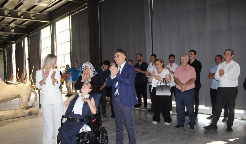 “Damla’nın Fırçası” Resim Sergisi Sanatseverlerden Yoğun İlgi Gördü