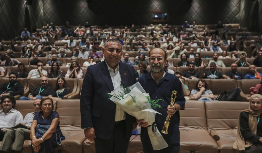 Altın Koza’da Oscar’lı Yıldız Rüzgârı: Asghar Farhadi Adanalı Sinemaseverlerle Buluştu