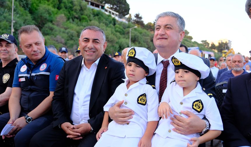 Karataş’ta "Vira Bismillah" Heyecanı: Balıkçılar Coşkuyla Denize Uğurlandı