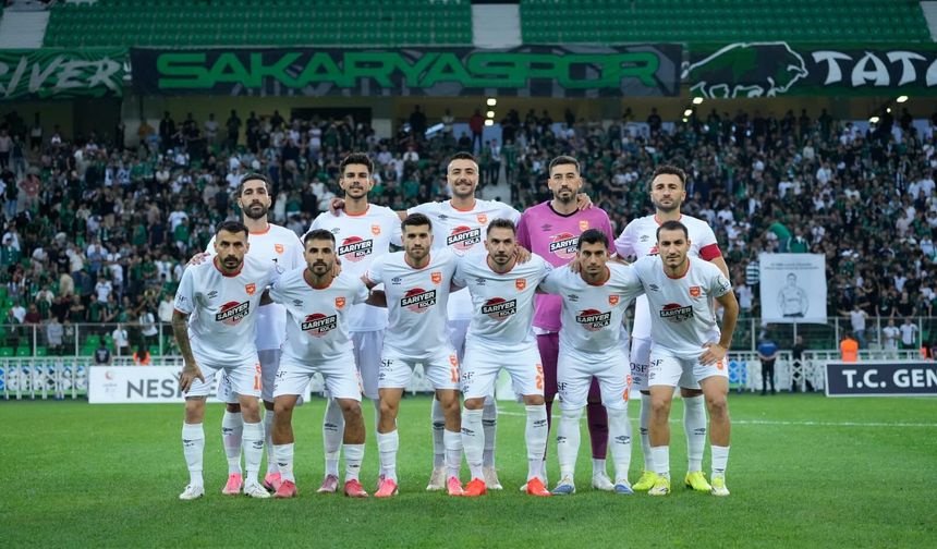 Adana 01 FK, Sakarya'dan Eli Boş Dönüyor: 2-0