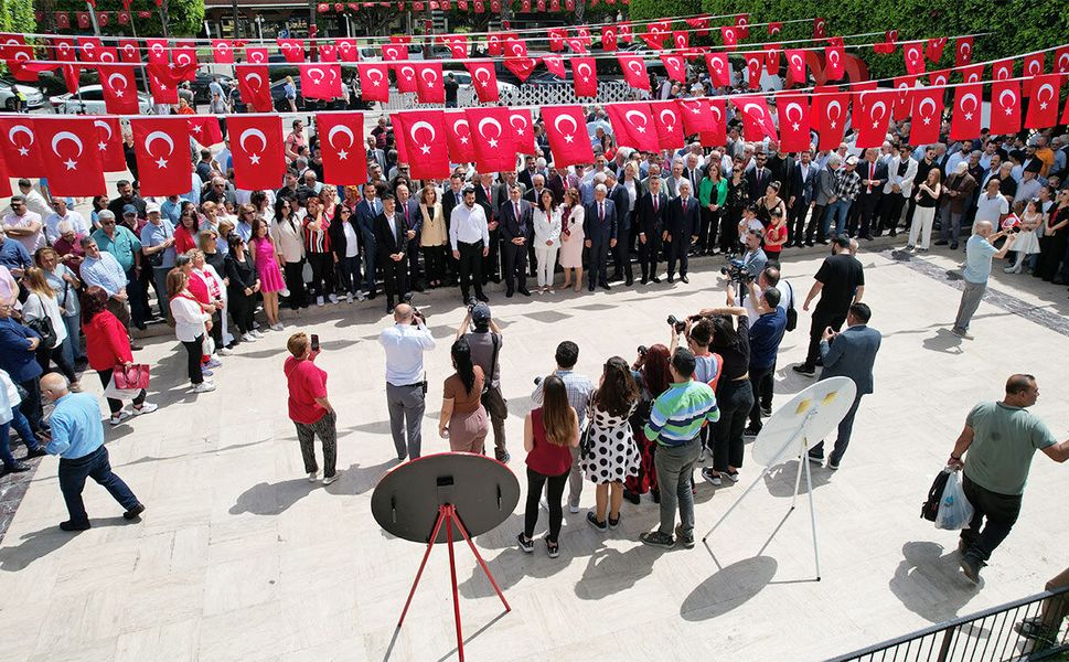 Anıl Tanburoğlu’ndan 23 Nisan Çağrısı: Bayram Gururunu Birlikte Yaşayalım!