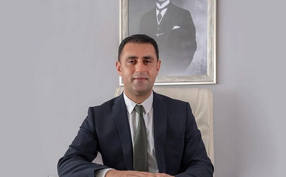 Emrah Kozay CHP’den İstifa Etti! “Mücadelemize Yeni Parti Çatısı Altında Devam Edeceğiz”