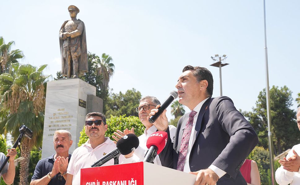 Görevden Alınan Tanburoğlu'ndan Göreve Getirilen Orhan Bayram'a Rest