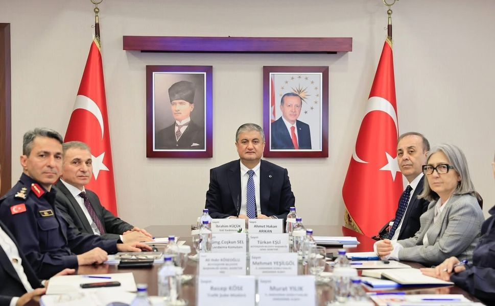 Adana'da Trafik Güvenliği Masaya Yatırıldı