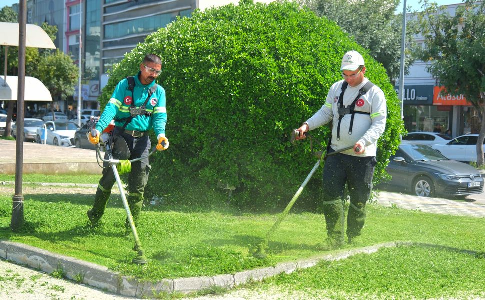 27 Parkta 'Nefes Alanı' Seferberliği Başladı: Ceyhan Yaza Hazırlanıyor