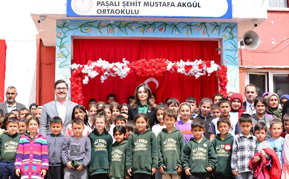 Adana’da Vefa Örneği: Şehit Polisin Adı Okula Verildi