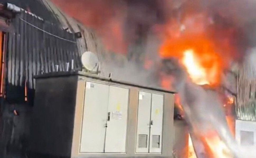 Adana’da Korkutan Yangın! Geri Dönüşüm Fabrikası Alevlere Teslim Oldu