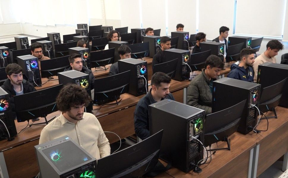 Yapay Zekâda Adana İmzası: ATÜ, Türkiye Sıralamasında Zirveyi Zorluyor!