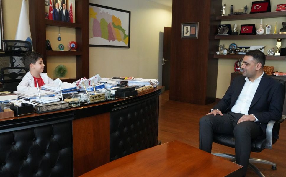 Çukurova'da Makam Koltuğu 23 Nisan'da Çocuklara Emanet Edildi