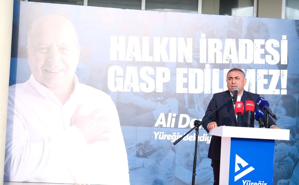 Yüreğir'de İrade Nöbeti: Uzaklaştırma Kararına Karşı Binler Tek Yürek Oldu!