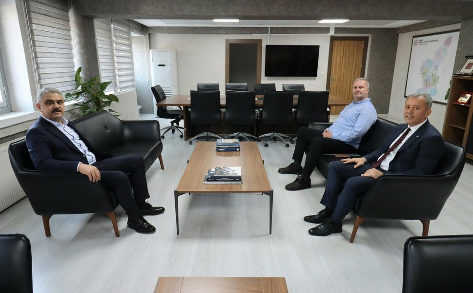 Pozantı’da Büyük Değişim! Ali Avan’dan Gençleri Sevindiren Ziyaret!