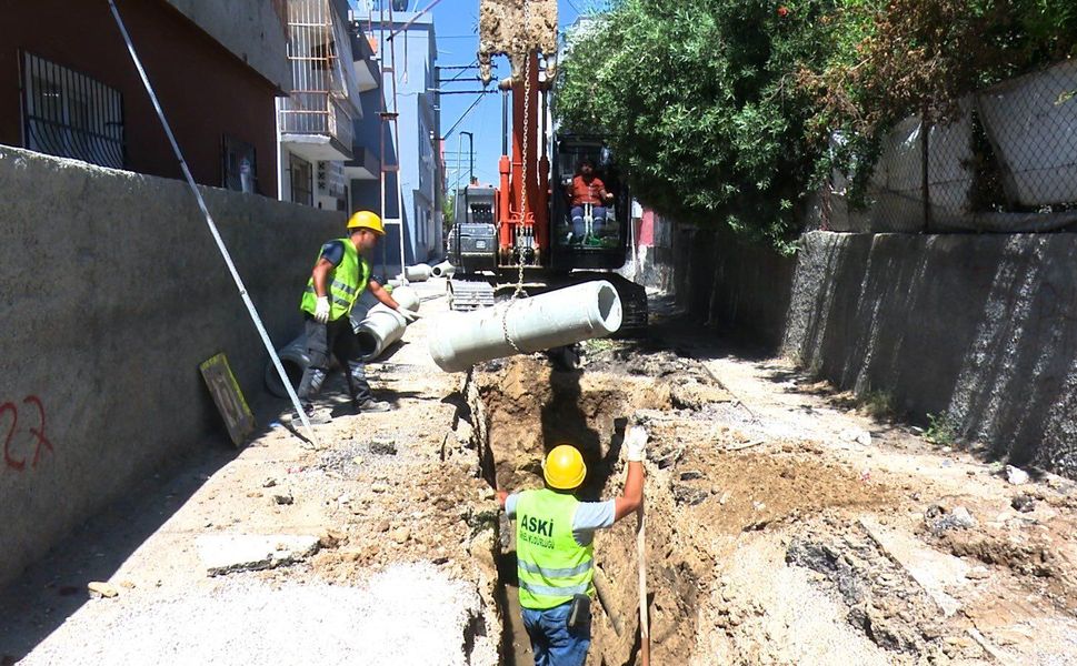ASKİ'den Seyhan'a 2,6 Kilometrelik Altyapı Neşteri