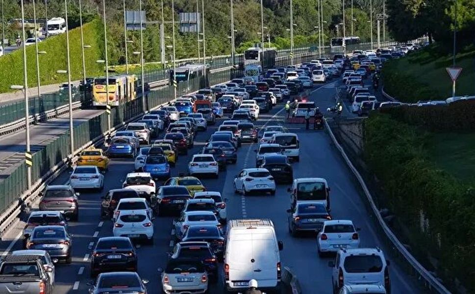 Bayram Tatili Bitti, Adana Yollarında Dönüş Yoğunluğu Başladı