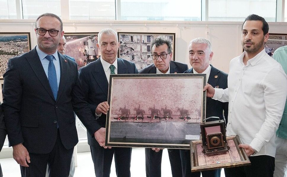 Gazetecilerin Objektifinden Adana Tarihi Sergide Buluştu
