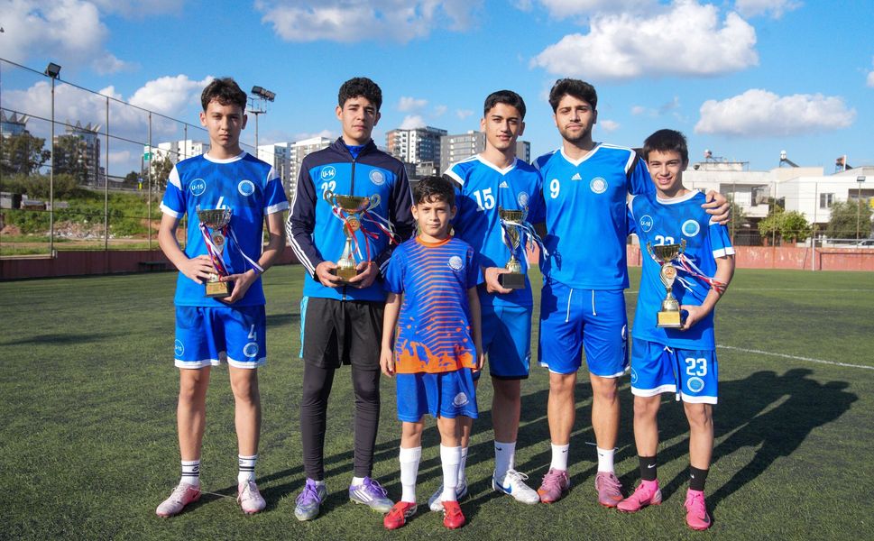 Adana Futbolunda Tarihi Devrim: Seyhan Belediyespor 4 Kategoride Türkiye Şampiyonası'nda!