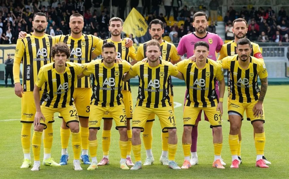Adana 01 FK'dan Şampiyonluk Yolunda Dev Çağrı