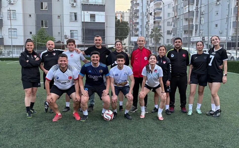 Önce Testten Geçtiler, Sonra Rakip Oldular