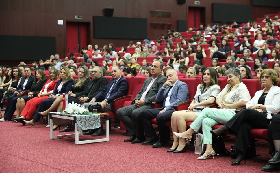 ÇÜ’de Sağlık Çalışanları Hemşirelik Haftasında Buluştu