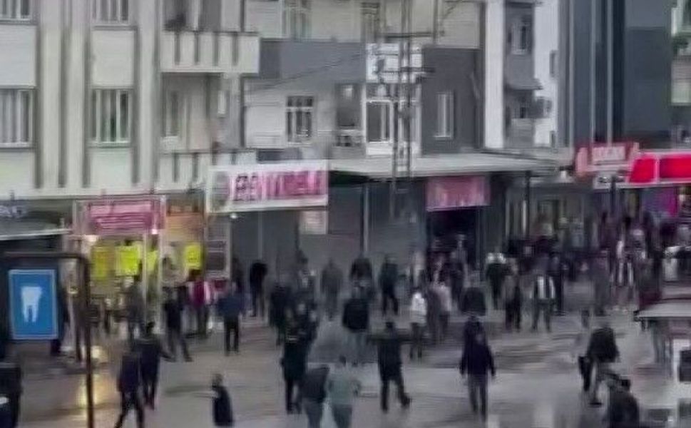Adana’da Sokak Kavgası: Polis Havaya Ateş Açtı