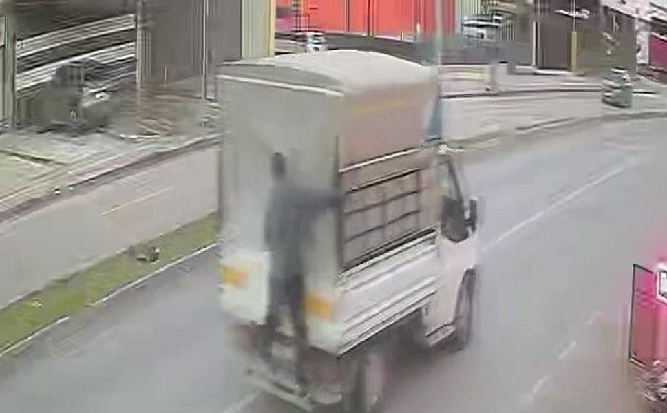 Adana'da Akılalmaz Hırsızlık: Kamyonetten 40 Kilo Et Çaldıklar