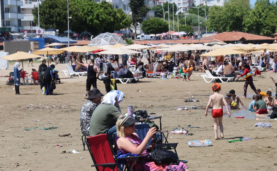 Yumurtalık'ta Bayram Sonu Yoğunluğu: Adım Atacak Yer Kalmadı