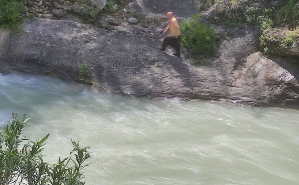 Adana’da Eğlence Çayı'na Giren Genç Suda Kayboldu