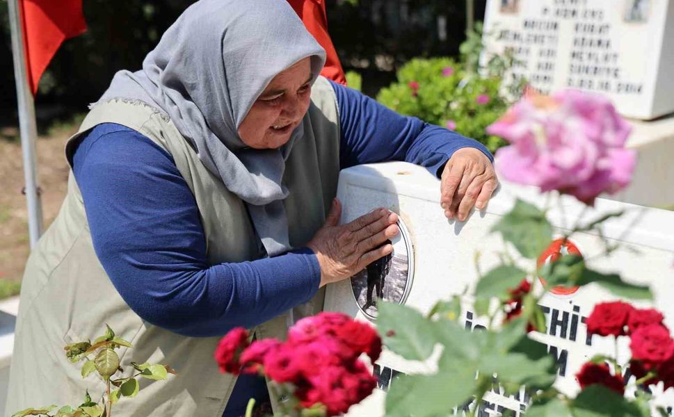 Adana Şehitliği’nde Buruk Bayram