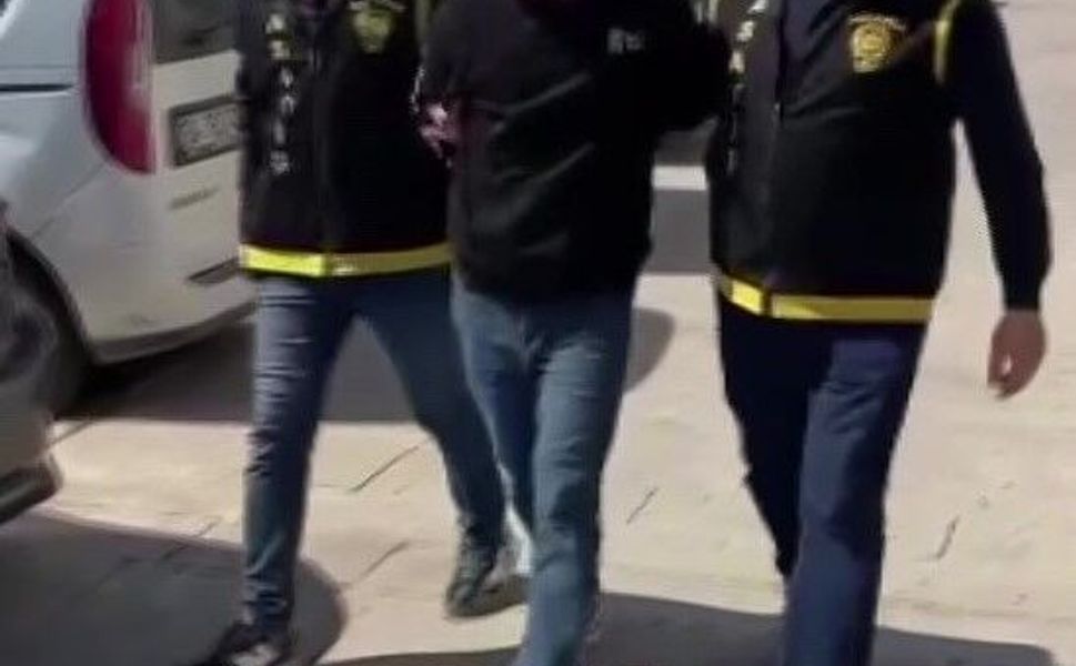 Adana'da Pes Dedirten Olay: Rahat Tavırlarla İş Yerini ve Otomobili Soydu
