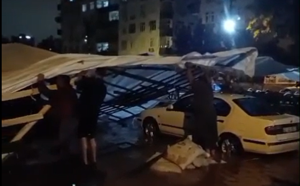 Adana'da Sağanak Yağış Kurban Pazarını Vurdu