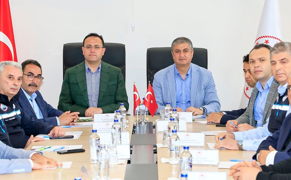 Adana’nın "Deniz Üstü" Fabrikaları Geliyor: Dev Yatırım İçin Önemli Toplantı