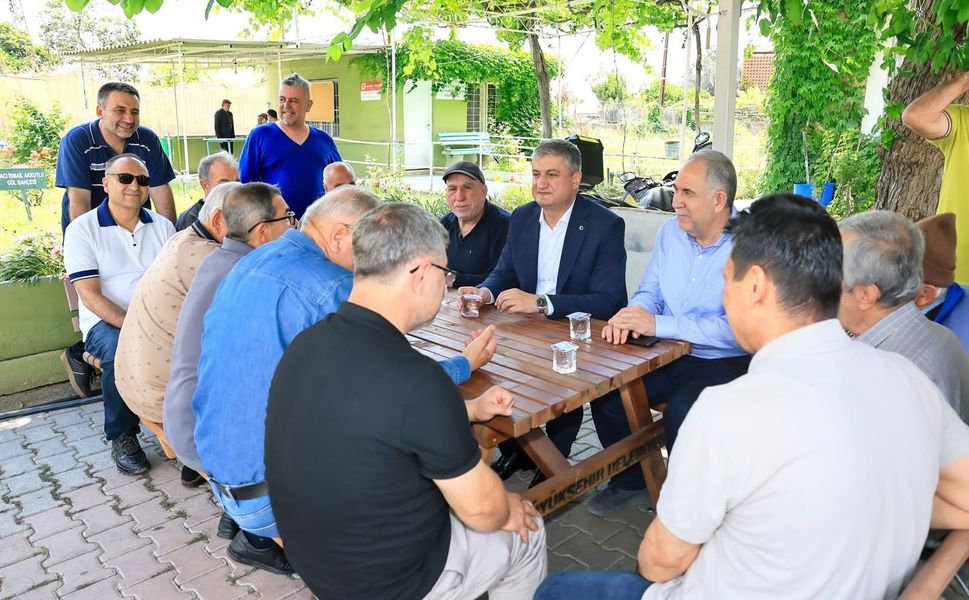 Vali Yavuz’dan Köprüköyü Camii'nde Bayramlaşma