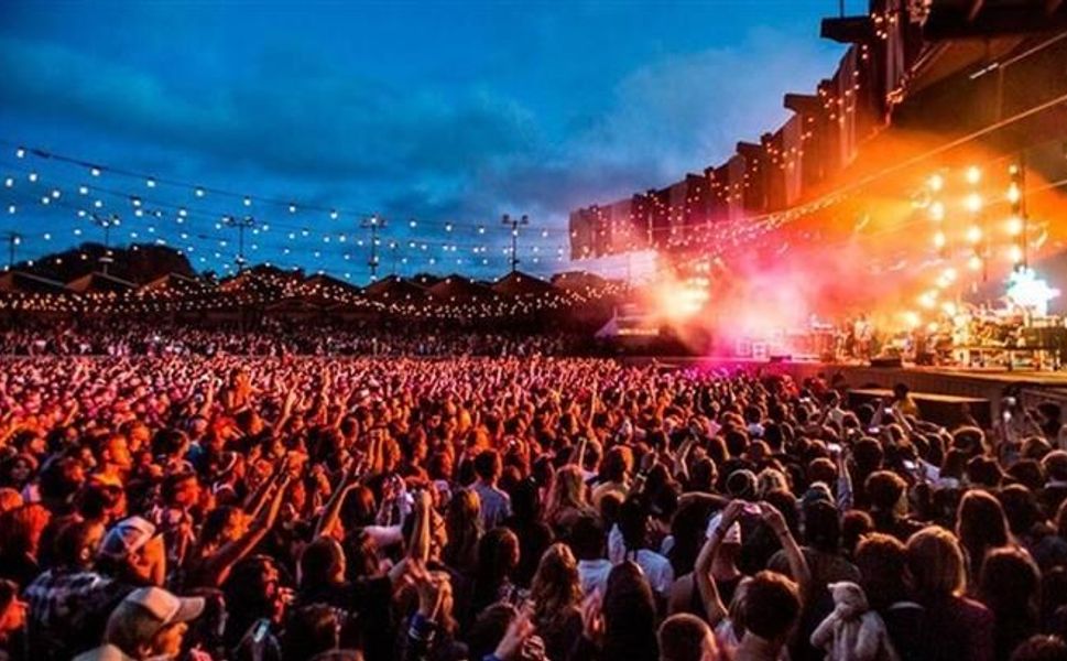 Adana'da Konser Fırtınası