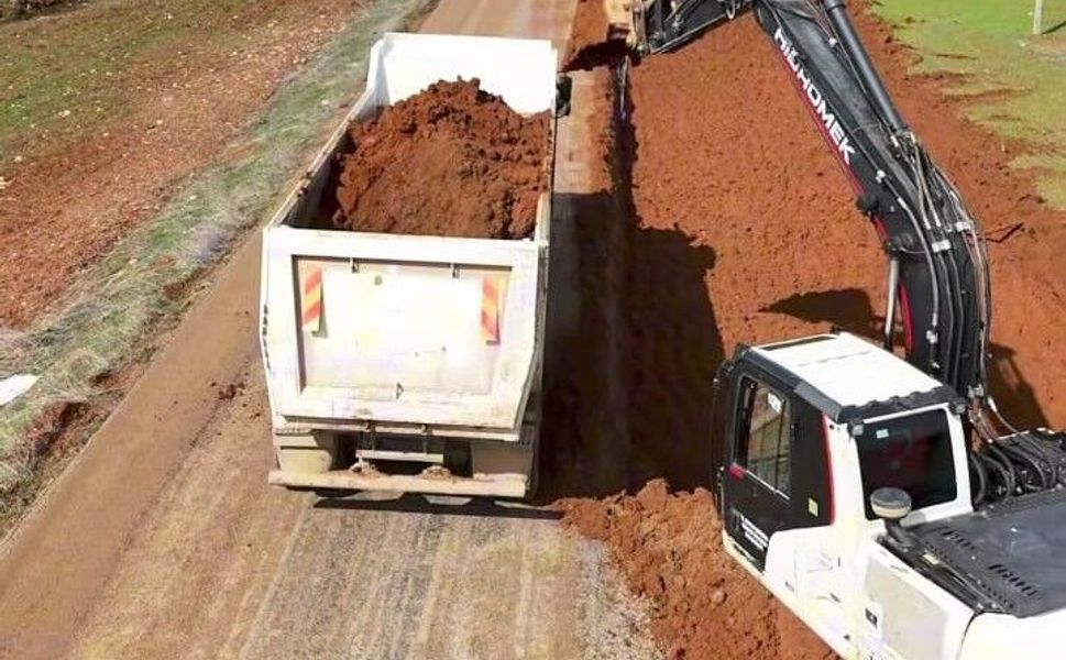 Dar Virajlar Tarih Oluyor: Tufanbeyli Kırsalında Yol Genişletme Hamlesi