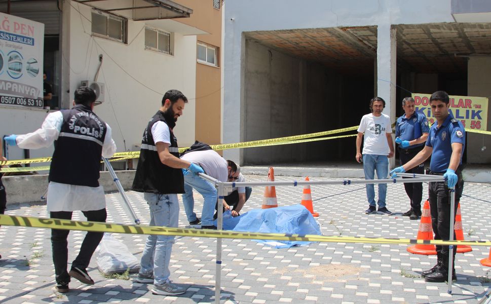 Sarıçam'da Emekli Polis Baba Oğlunu Vurdu