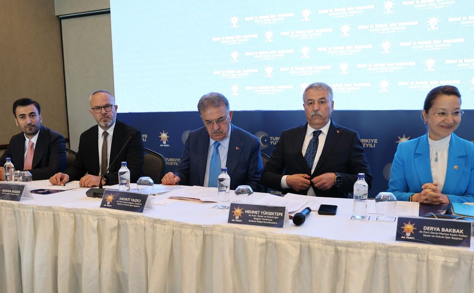 Hayati Yazıcı, Adana'dan Sivil Anayasa Çağrısı Yaptı