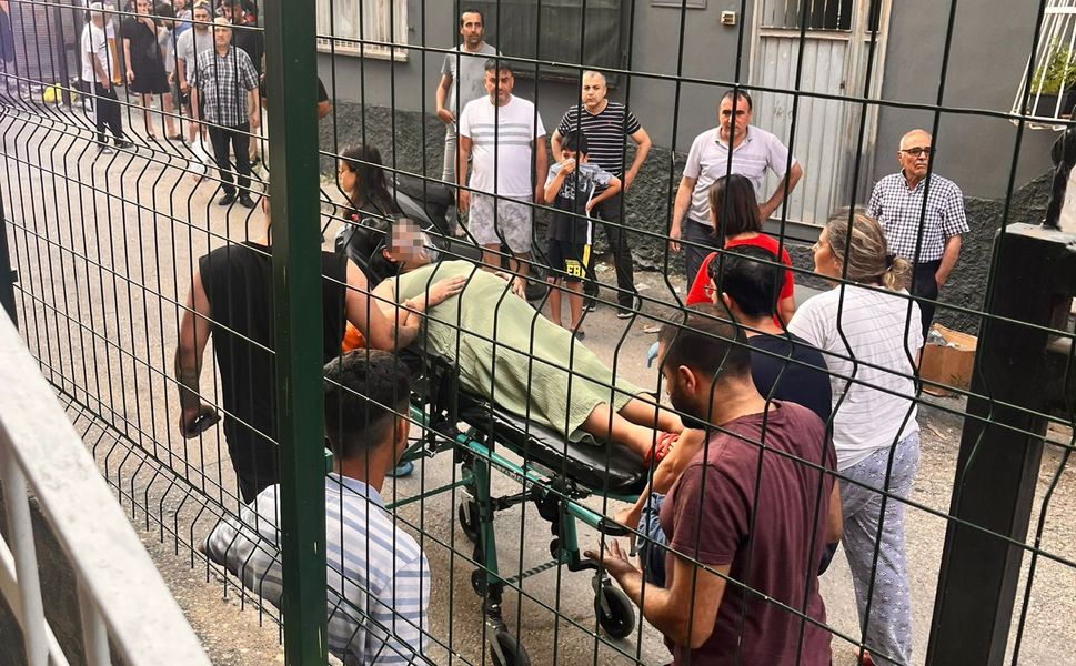 Adana’da Ev Yangını: Hamile Kadın ve Oğlu Kurtarıldı