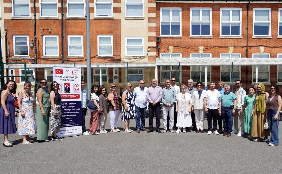 Adana'dan Londra'ya Gençlik ve Eğitim Köprüsü