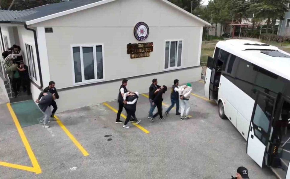 Adana Dahil 4 İlde Siber Dolandırıcılık Operasyonu
