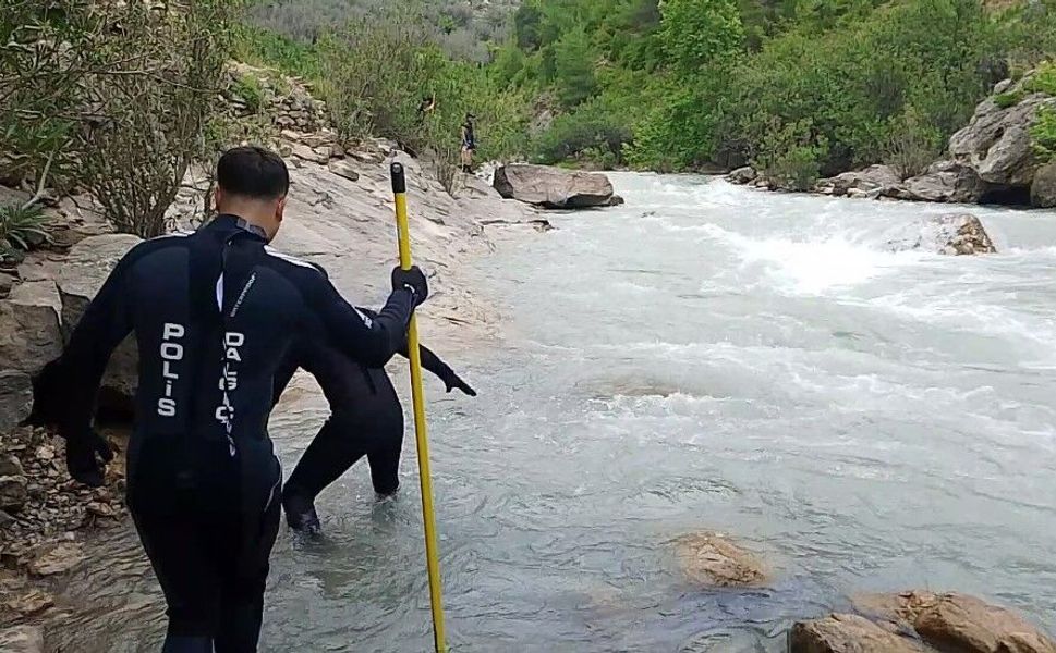 Adana'da Kayıp Genci Arama Çalışmaları Sürüyor! Yeni Görüntüler Duygulandırdı