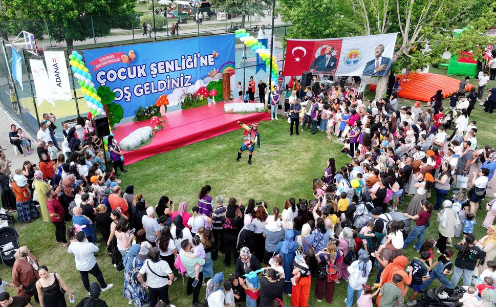 Adana Büyükşehir Belediyesi’nden Merkez Park’ta Dev Çocuk Şenliği