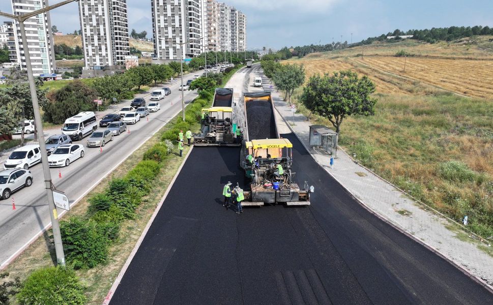 Medline ve Karaisalı Kavşağı Arasında Asfalt Mesaisi Sürüyor
